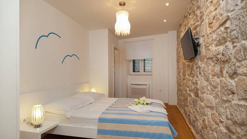 Villa pour 12 personnes, avec jacuzzi et jardin ainsi que sauna et piscine à Bol - 3