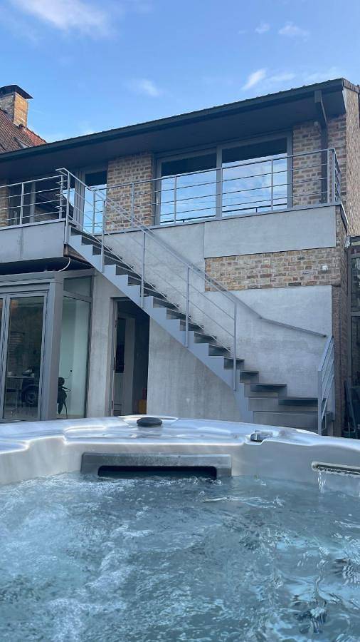 Maison d’hôte pour 2 personnes, avec Balcon et Jacuzzi ainsi que Terrasse et Jardin à Oostkamp