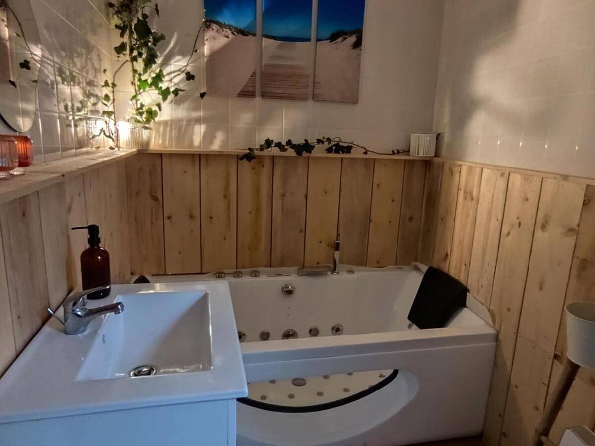 Appartement entier, Le Havre Balnèo in Romans-sur-Isère, Région de Valence