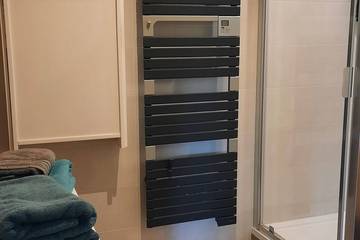 Gîte pour 2 personnes, avec terrasse ainsi que jardin et piscine, animaux acceptés dans Fillière
