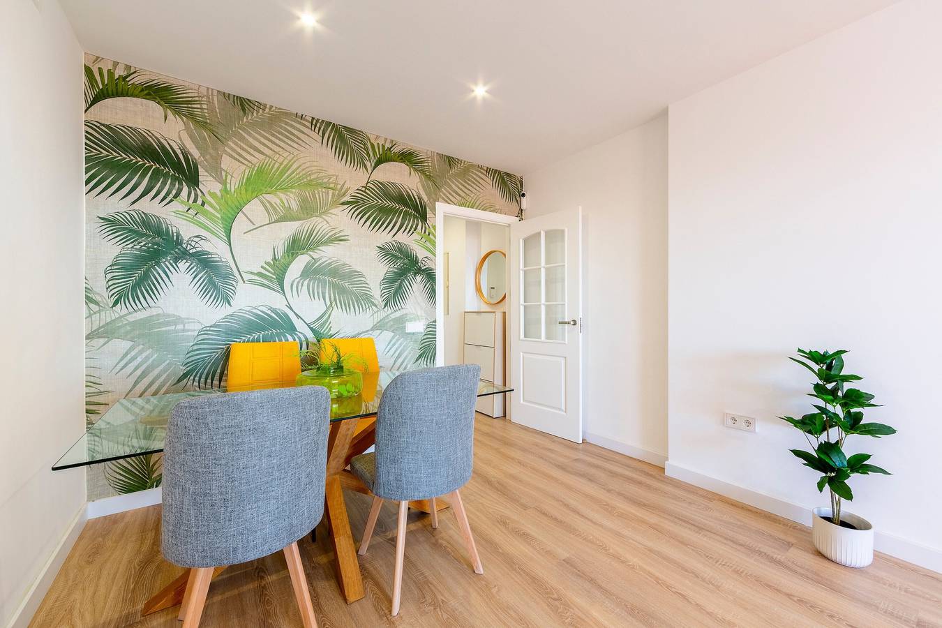 Geheel appartement, Appartement 'Miramar' met zeezicht, Wi-Fi en airconditioning in Agua Dulce, Roquetas de Mar