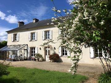 Gîte pour 10 personnes, avec jardin à Tour-en-Bessin