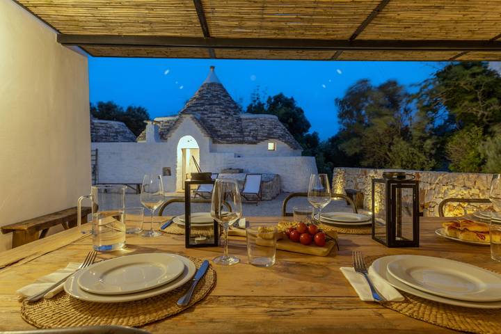 Trullo für 6 Personen, mit Ausblick und Terrasse sowie Balkon/Terrasse in Ceglie Messapica - 4