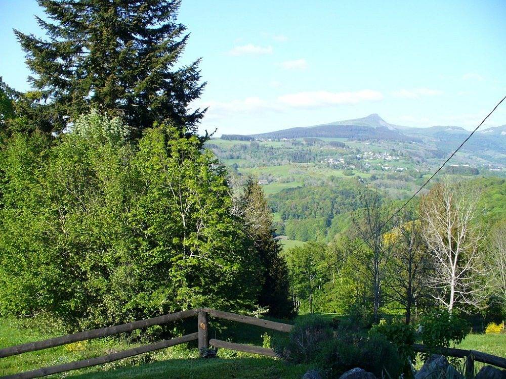 Gite "Les Banes" neuf et indépendant in Saint-Sauves-d'Auvergne, Parc naturel régional des Volcans d'Auvergne