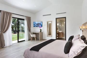 Chambre d’hôte pour 2 personnes, avec piscine et balcon ainsi que vue et jardin à Arzachena