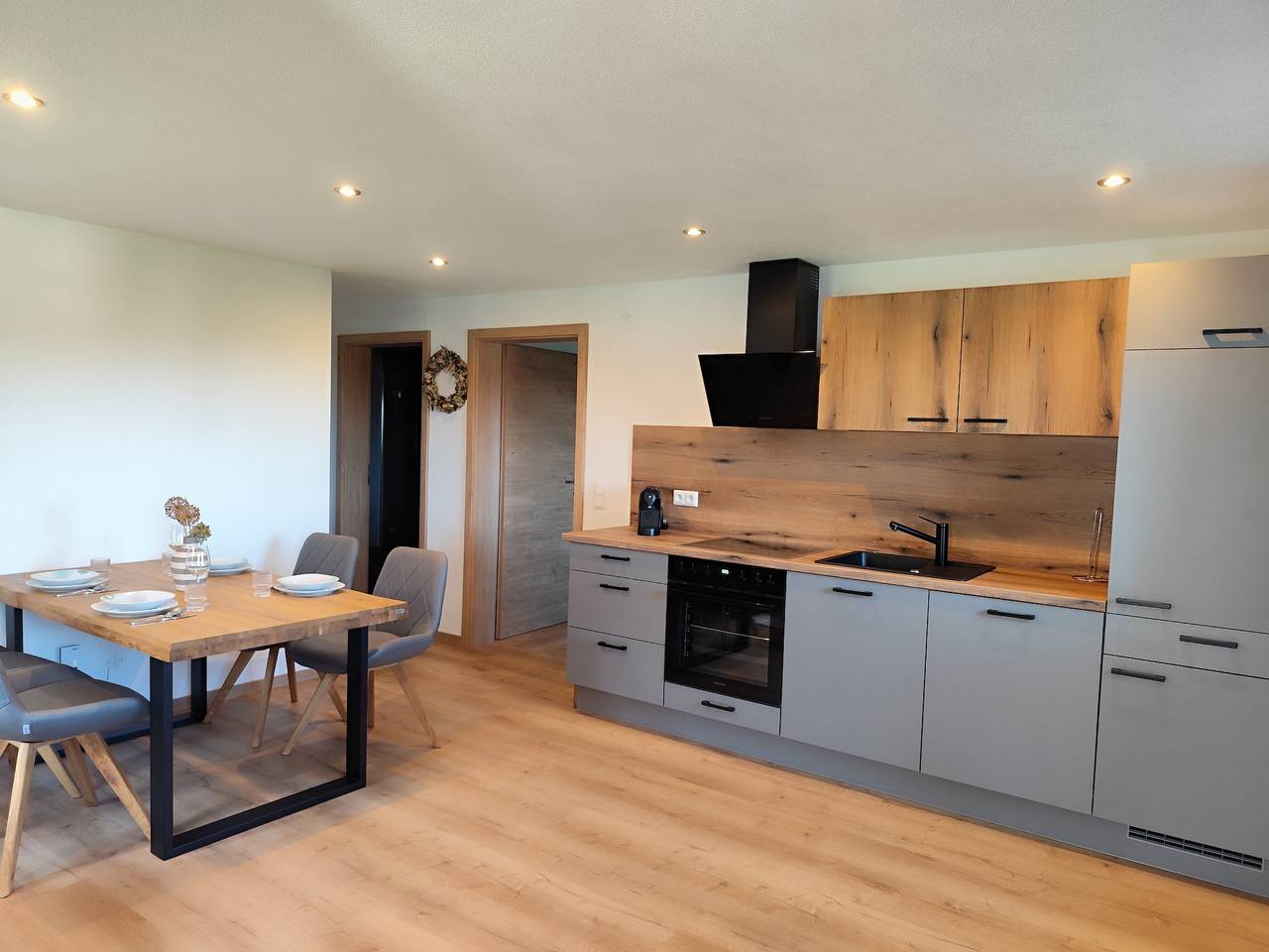 Apartment 'Mair' with Private Terrace, Private Garden and Wi-Fi