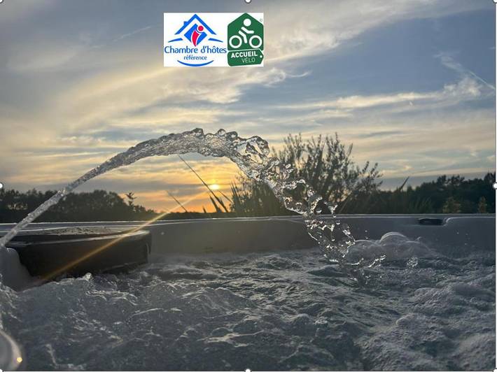 Chambre d’hôte pour 2 personnes, avec jardin ainsi que piscine et jacuzzi