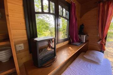 Camping pour 3 Personnes dans Chassenard, Région de Vichy, Photo 1