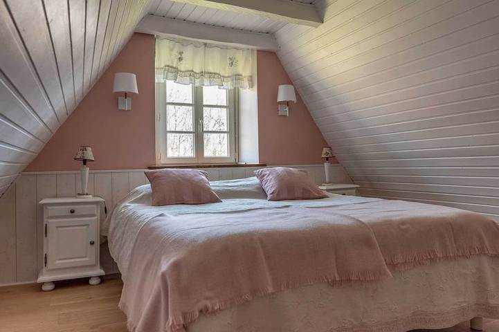 Gîte pour 6 personnes, avec terrasse ainsi que piscine et jardin à Pinsac - 2