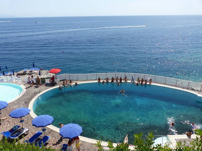 Appartamento per 4 persone, con Terrazza e Piscina a Rio Marina