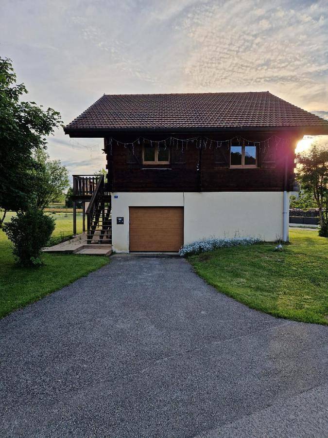 Chalet pour 9 personnes, avec terrasse et vue