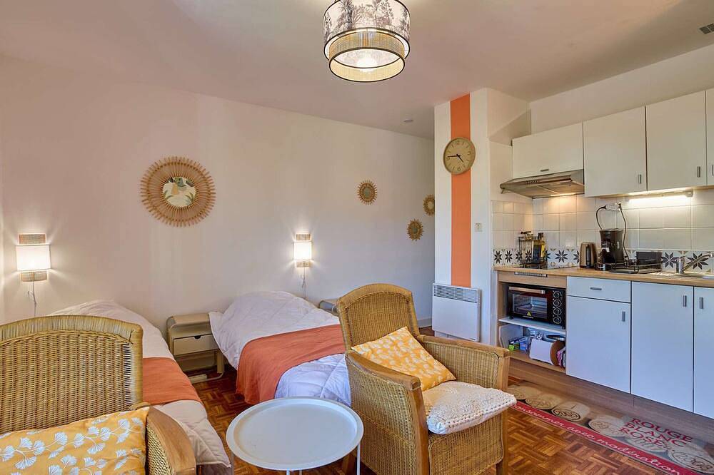 Apartamento entero, Estudio renovado para 2 en Barbotan, cerca del Lago de Uby! in Cazaubon, Gers