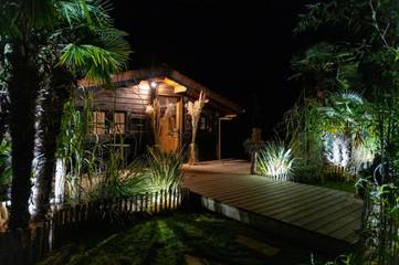 Gîte pour 4 personnes, avec jacuzzi ainsi que piscine et jardin à Prouilly