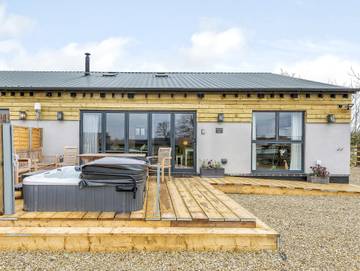 Holiday Rental for 11 People in Caldecott, Rutland, Photo 1