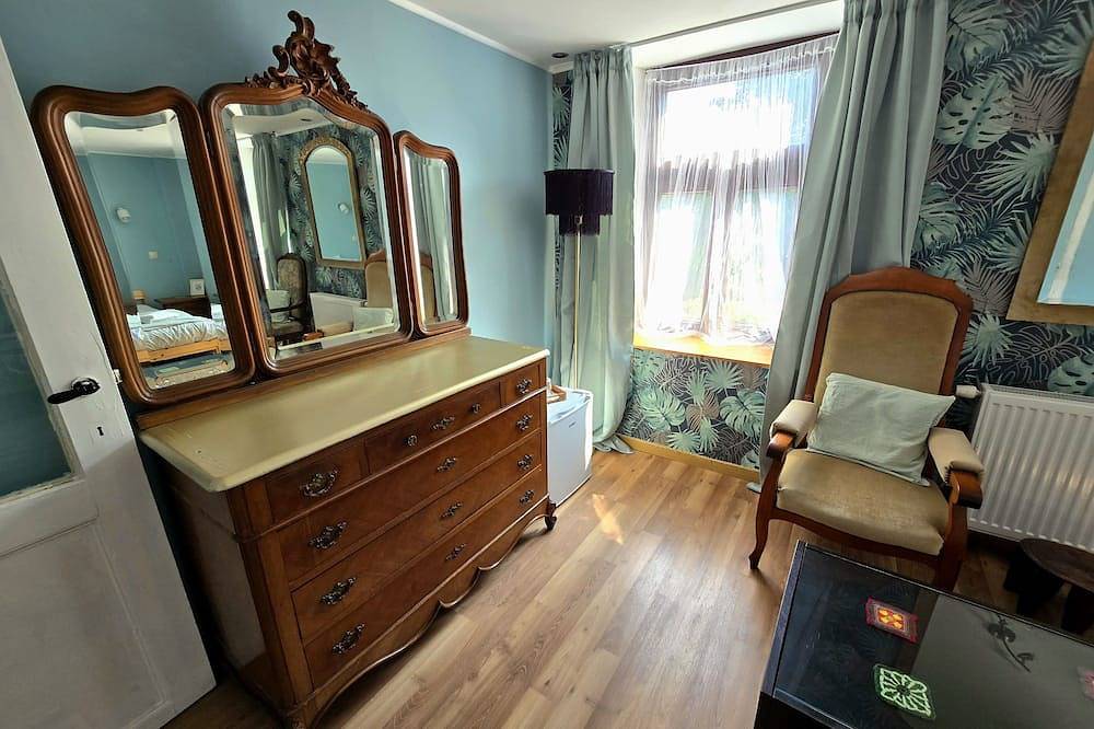 4 minutes by car and 20 minutes by foot to Durbuy. (No pets) in Tohogne, Durbuy