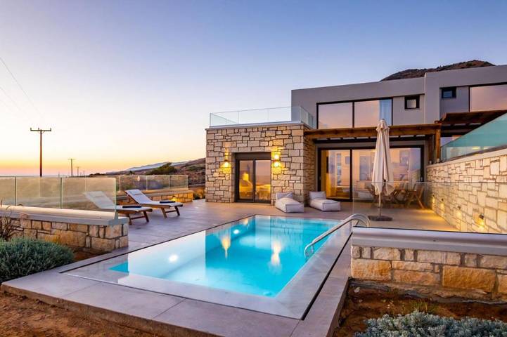 Villa per 3 persone, con giardino e piscina nonché panorama a Scarpanto