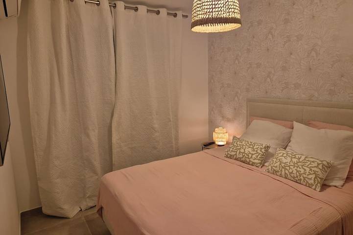 Gîte pour 4 personnes, avec terrasse dans Plage d'Agosta - 2