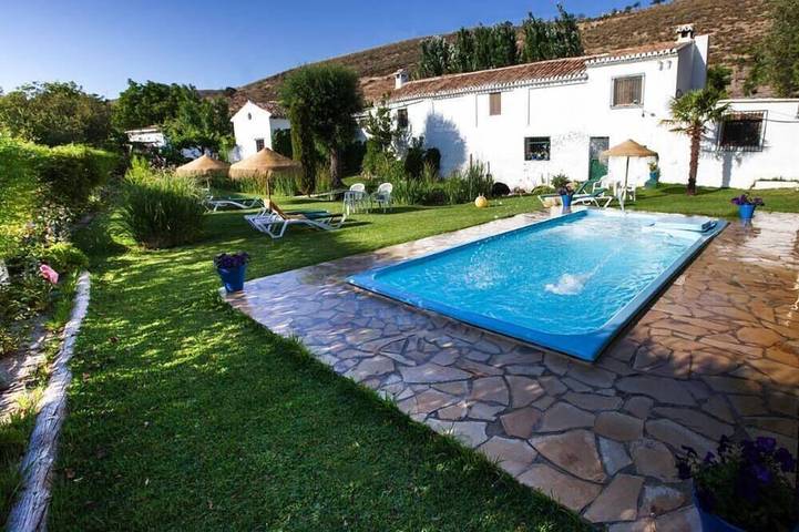 Ferienhaus für 4 Personen, mit Terrasse und Garten sowie Pool