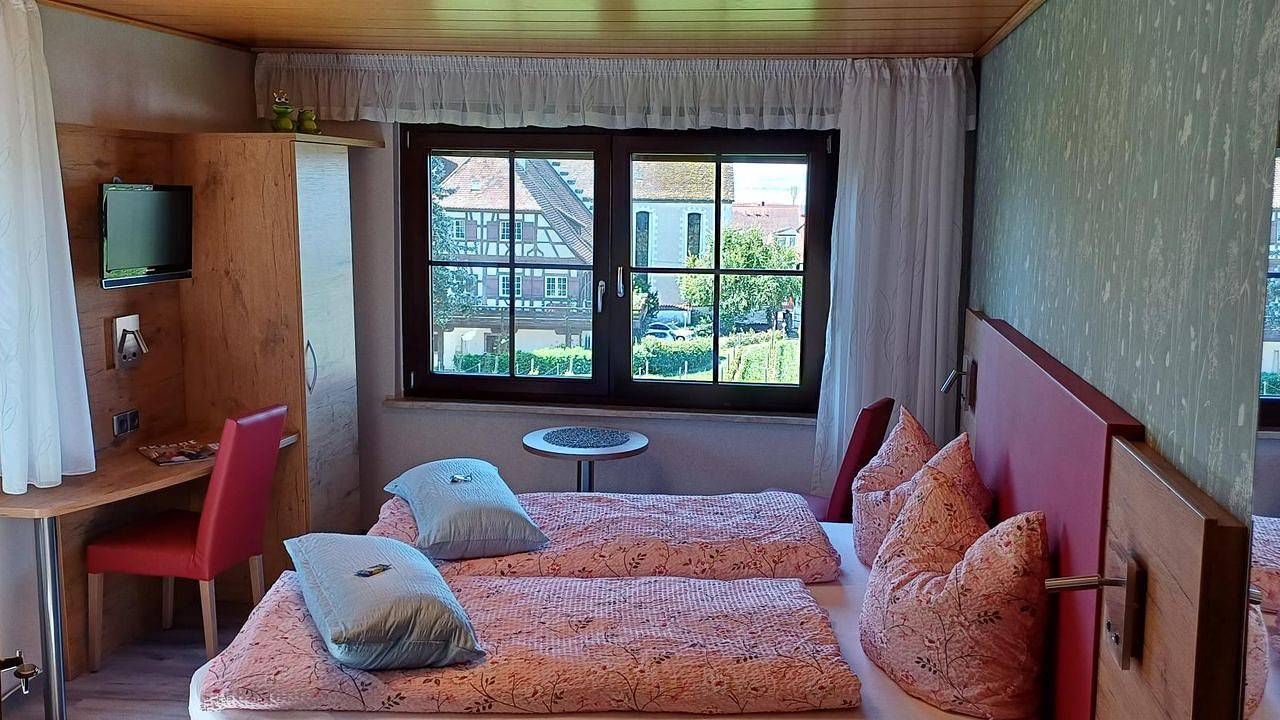 Doppelzimmer für 2 Personen in Hagnau in Hagnau am Bodensee, Region Bodensee-Oberschwaben