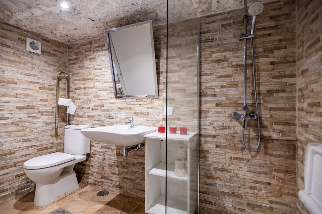 Vacation Home 'Guayarmina' with Sea View, Shared Pool and Wi-Fi in Arico, South Tenerife