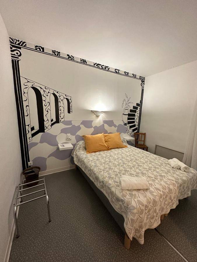 Hôtel pour 2 personnes, avec jardin et terrasse, animaux acceptés à Laragne-Montéglin - 2