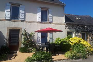 Location de vacances pour 5 personnes, avec terrasse et jardin à Saint-Ségal