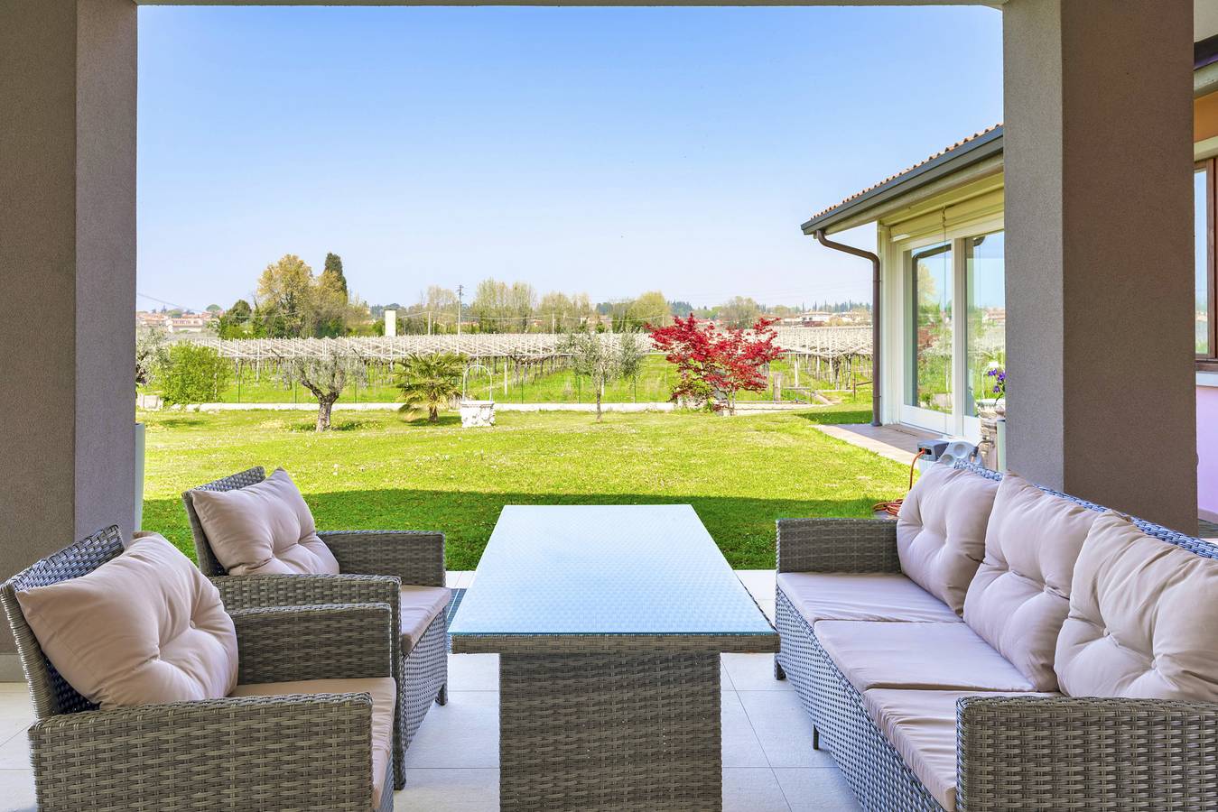 Geheel appartement, Lagobaldo bilocale in Lazise, Garda Bergen