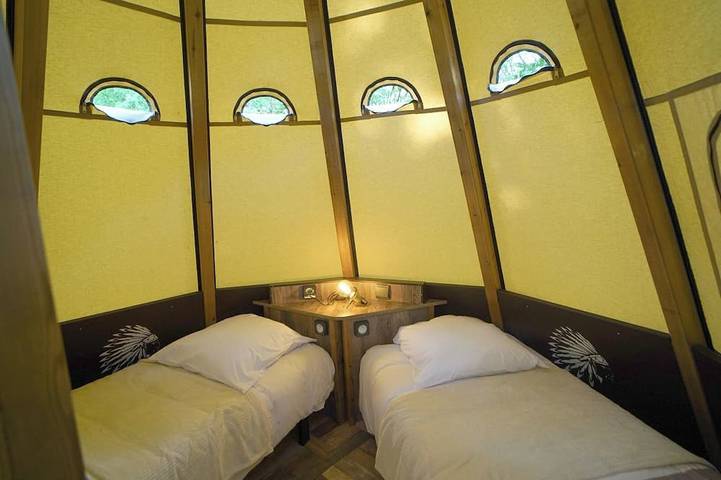 The Luxury Two-Story Teepee in Auxerre region