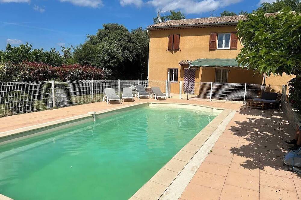 Appartement entier, Appartement 4 pers  à 7 km des gorges du verdon avec piscine in Montmeyan, Région de Brignoles