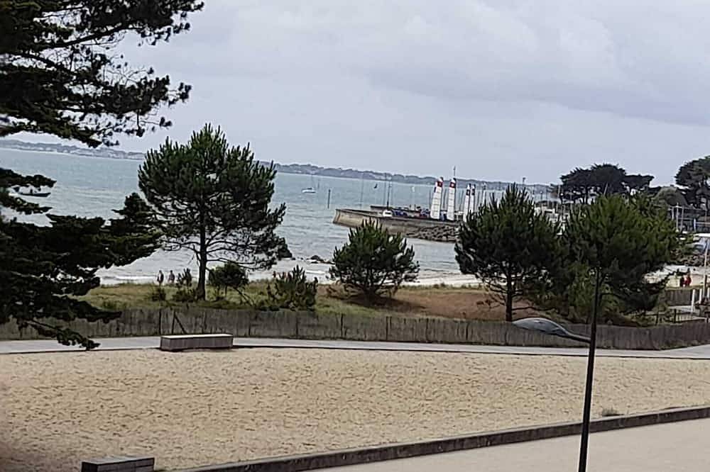 Appartement entier, Appartement  , vue  mer sur la grande plage  de Carnac  classé 2 étoiles in Carnac Plage, Carnac