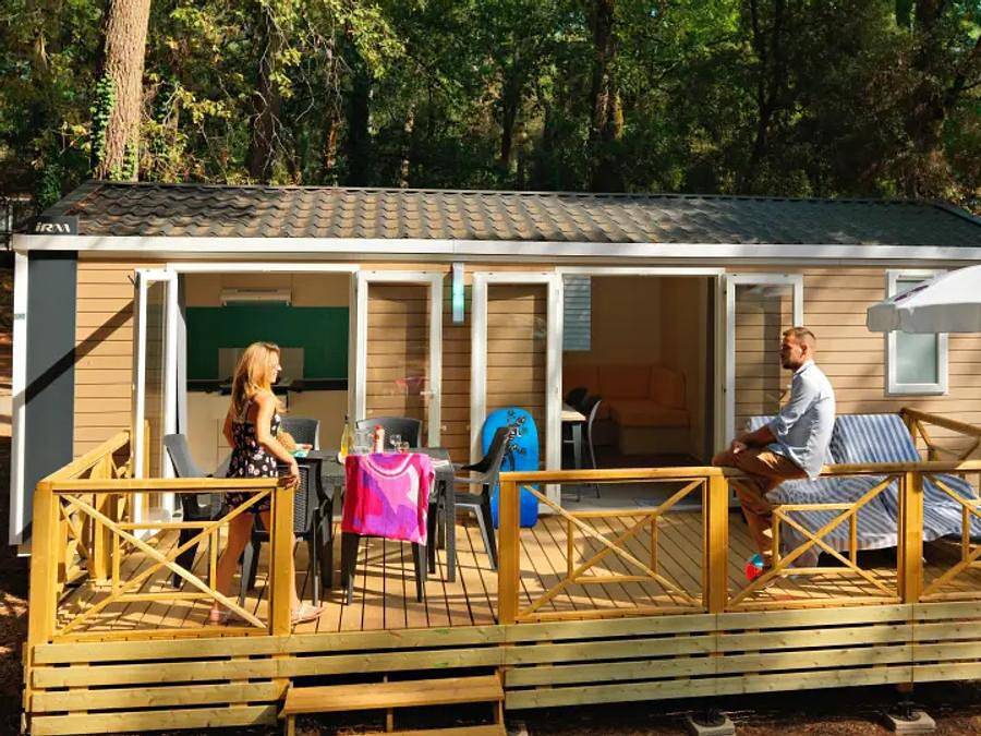 Camping Le Logis  - Mobilhome 6 personnes - Mobil Home Aqua 2 chambres 4/6 personnes Tv in Saint-Palais-sur-Mer, Côte de Beauté