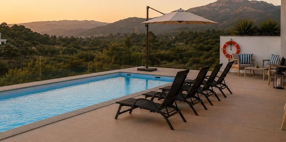 Location de vacances pour 4 personnes, avec Balcon et Terrasse ainsi que Jardin et Piscine dans Souto e Tabaçô