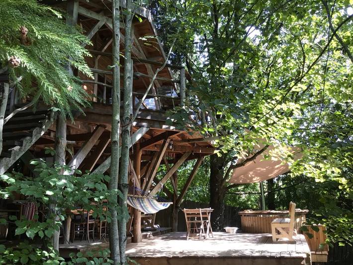 Cabane dans les arbres pour 2 personnes, avec jacuzzi et jardin en Pyrénées-Atlantiques