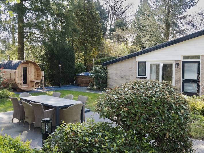 Vakantiehuis voor 7 personen, with Terras and Whirlpool as well as Tuin and Sauna in Voorthuizen