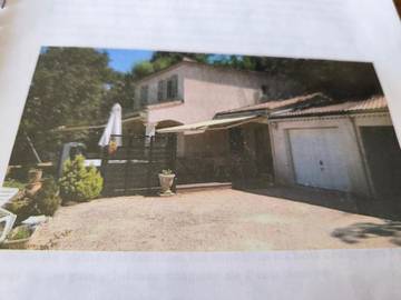 Location de vacances pour 2 personnes, avec vue ainsi que terrasse et jardin à Livron-sur-Drôme
