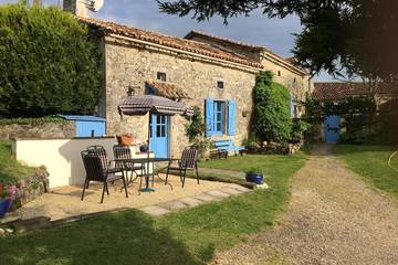 Gîte pour 4 personnes, avec terrasse, animaux acceptés à Édon (Charente)