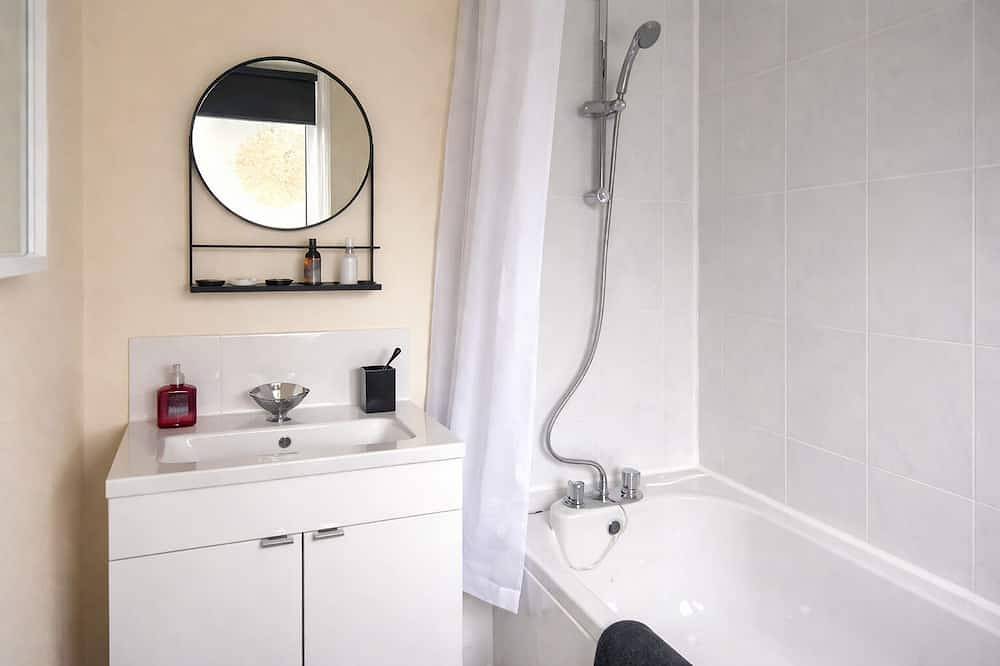 Entire apartment, Central Swindon - 1 bed Flat, modern free parking in Swindon, South West England