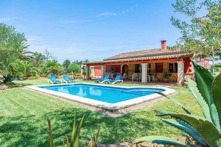 Villa für 4 Personen, mit Balkon und Garten in Es Trenc
