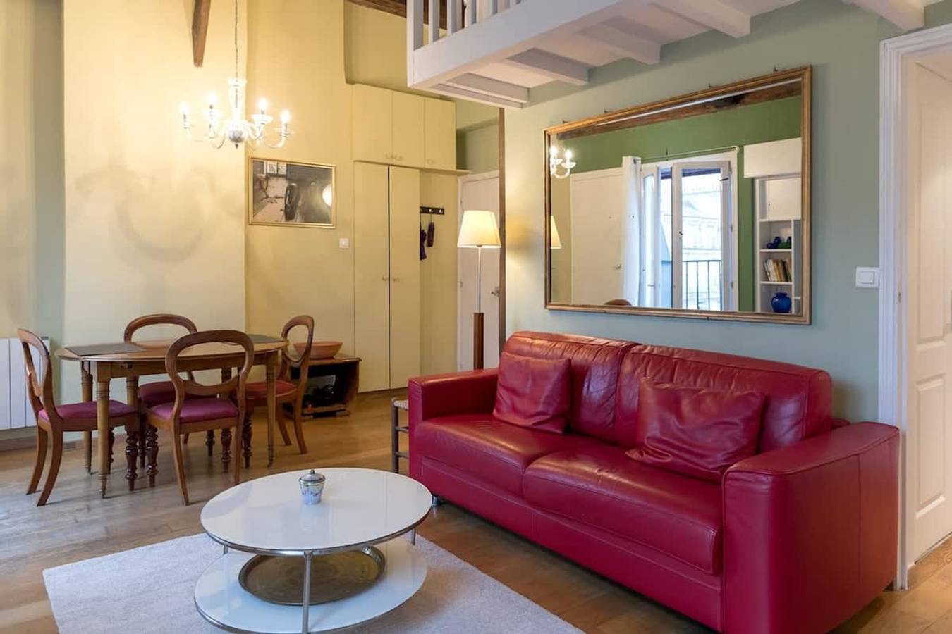 Entire apartment, Coquelicot Delightful 1 Bedroom Apt near Eiffel Tower in Eiffel Tower, Paris
