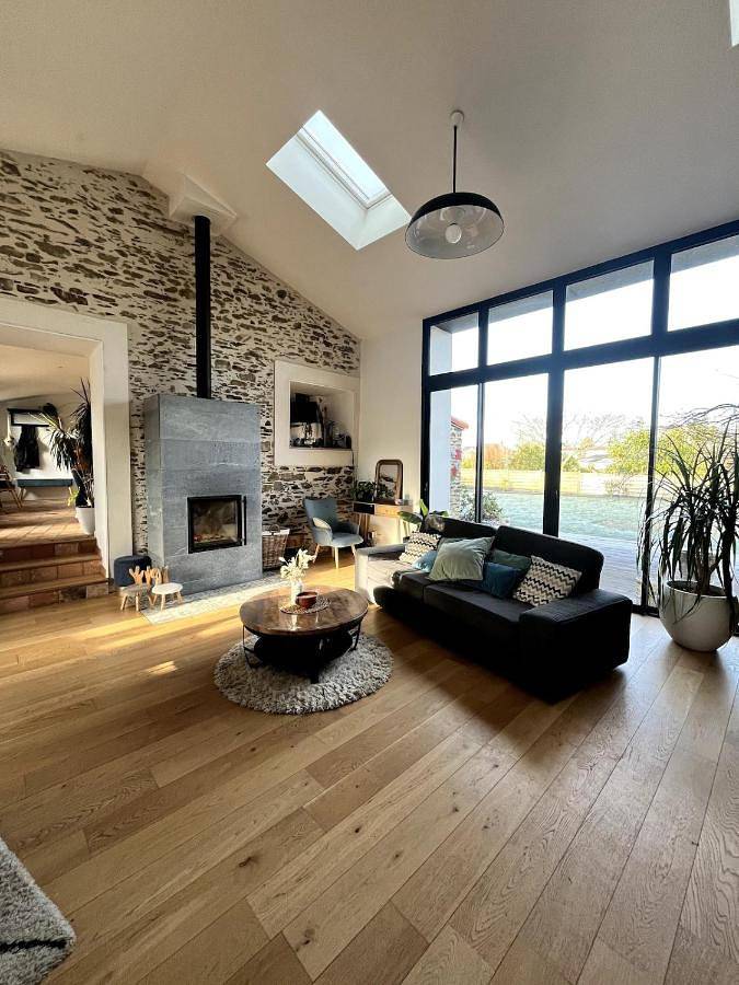 Four-Bedroom House in Divatte-sur-Loire, Région de Nantes