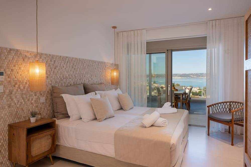 Ganze Wohnung, Rhadamanthus, Amphimatrion Luxe Seaview Apt with private hot tub and shared pool in Kalyves, Chania und Umgebung