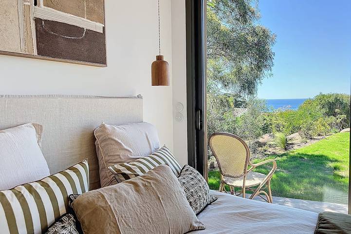 Location de vacances pour 8 personnes, avec terrasse et jardin dans Plage de la Marine de Davia - 4