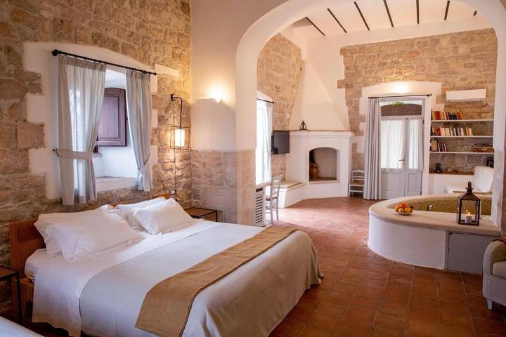 Location de vacances pour 2 personnes, avec jardin ainsi que vue et piscine à Andria - 2