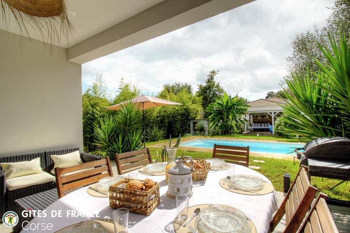 Gîte pour 6 personnes, avec Terrasse et Jardin ainsi que Piscine et Vue à Santa-Lucia-di-Moriani - 3