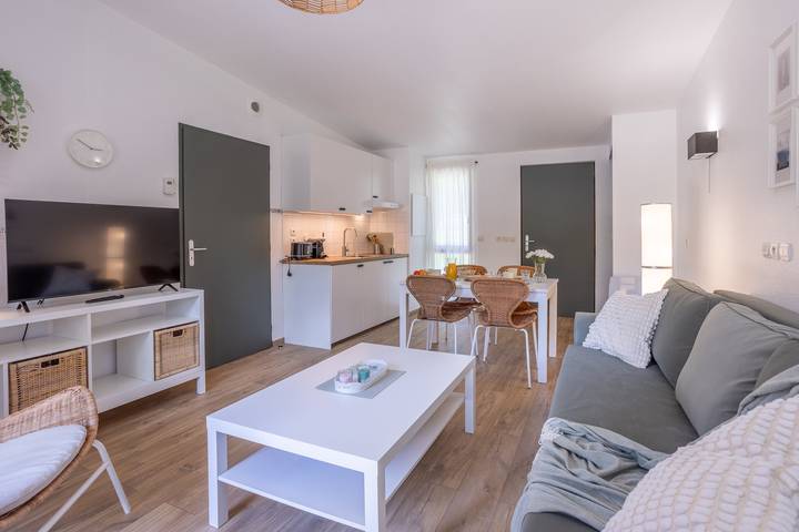 Location de vacances pour 6 personnes, avec terrasse dans Lac du Val-Joly - 2