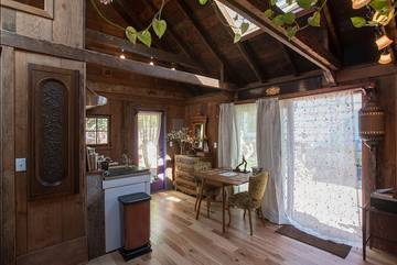 Bed And Breakfasts for 2 Guests in Portland, Willamette Valley, Picture 3