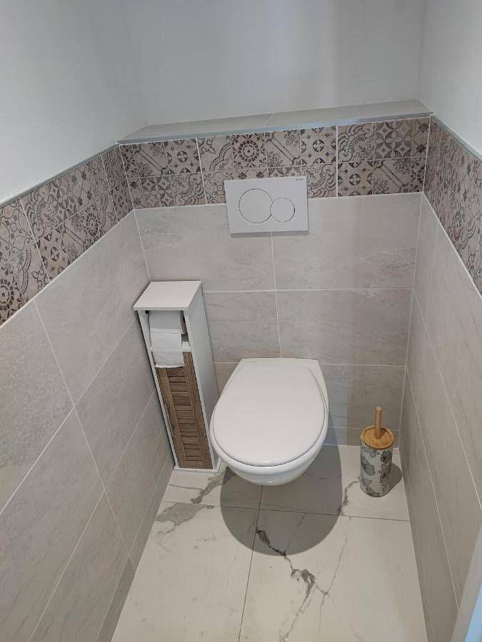 Appartement entier, Apartment with Terrace in Château-Gontier-sur-Mayenne, Mayenne