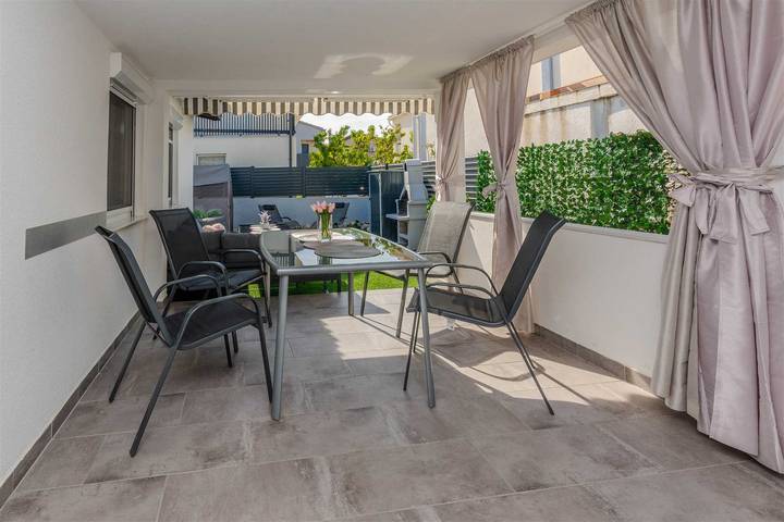 Villa pour 5 personnes avec balcon/terrasse in Vir
