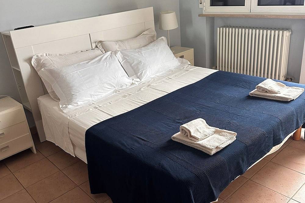 Appartamento intero, Appartamento fronte mare con vista mozzafiato in zona centralissima. in Pesaro, Valle del Metauro