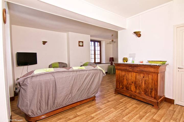 Gîte pour 5 personnes, avec jardin à Léré - 4